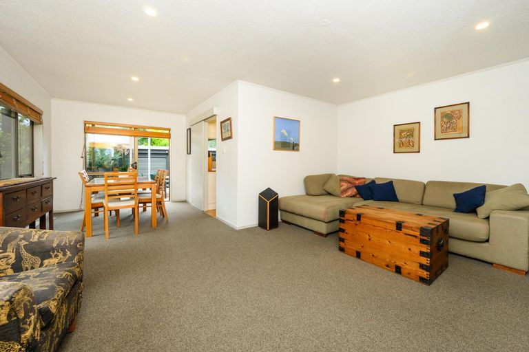 Photo of property in 3 Earl Place, Hokowhitu, Palmerston North, 4410