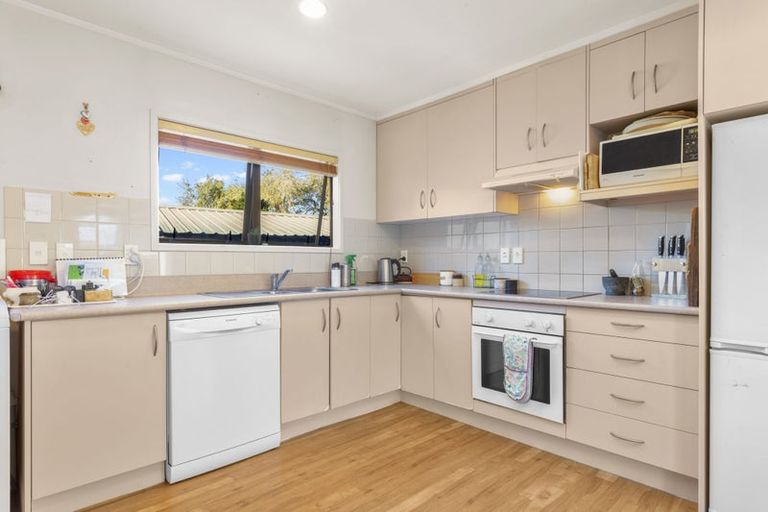 Photo of property in 6 Orinda Close, Botany Downs, Auckland, 2010