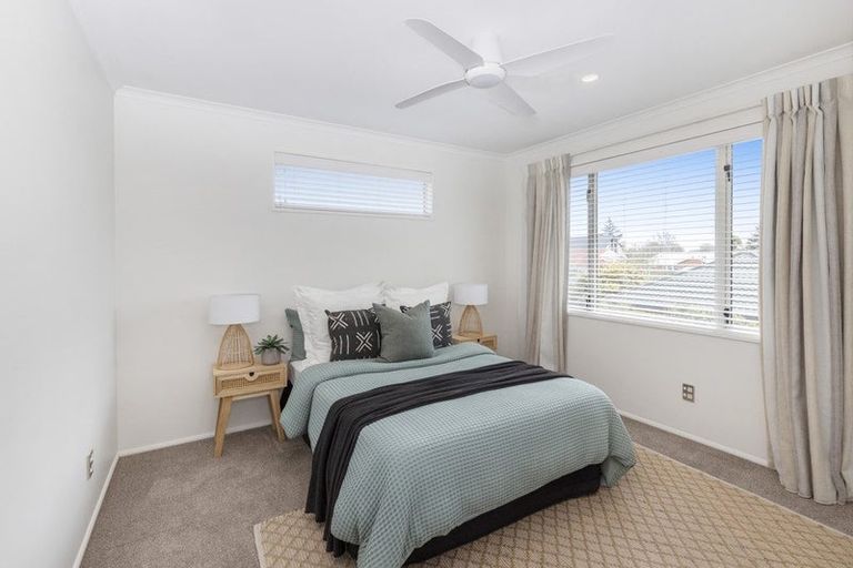 Photo of property in 1 Oaktree Lane, Bishopdale, Christchurch, 8053