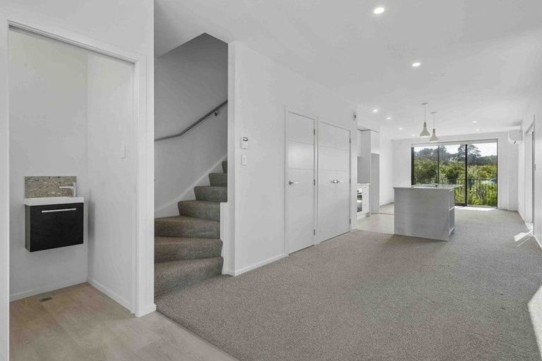 Photo of property in 44 Koreke Close, Kenepuru, Porirua, 5022