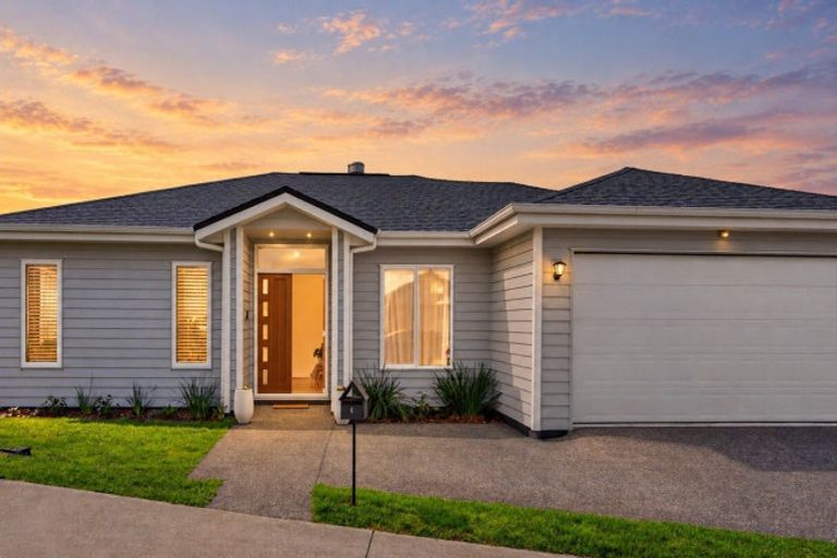 Photo of property in 4 Gemscott Crescent, Huapai, Kumeu, 0810