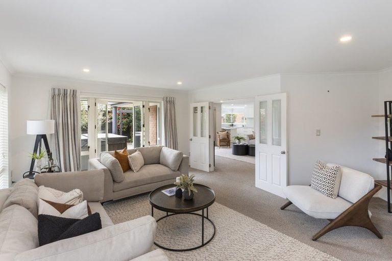 Photo of property in 1 Oaktree Lane, Bishopdale, Christchurch, 8053