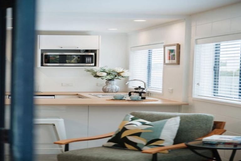Photo of property in 4/27 Rangatira Road, Birkdale, Auckland, 0626