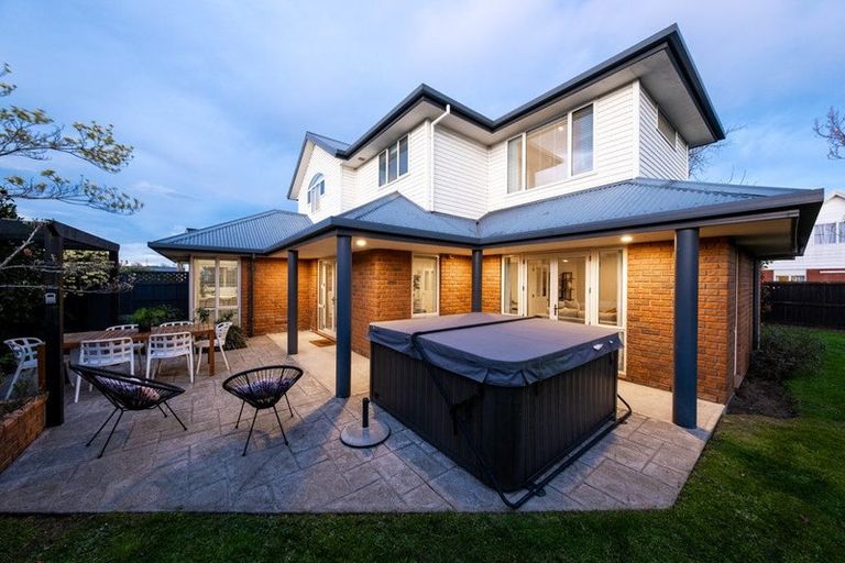 Photo of property in 1 Oaktree Lane, Bishopdale, Christchurch, 8053