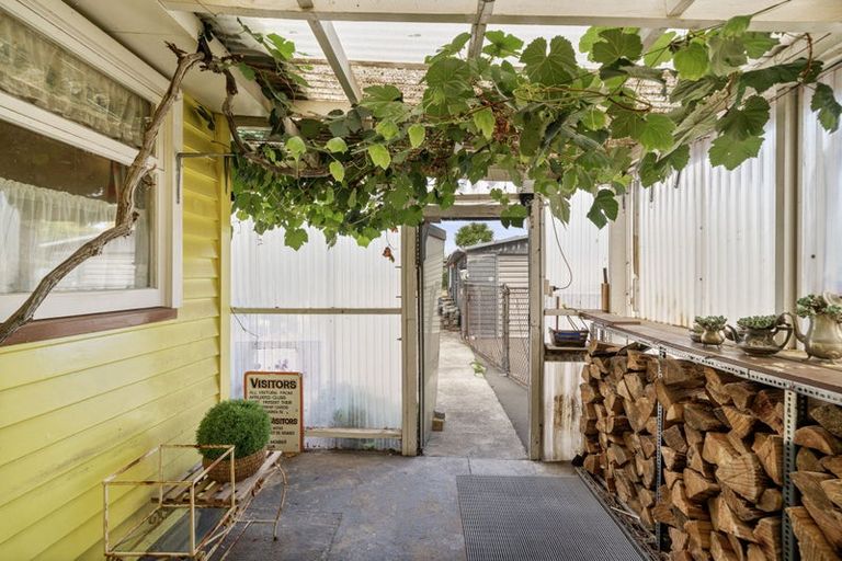 Photo of property in 37 Sylvan Street, Hillmorton, Christchurch, 8024