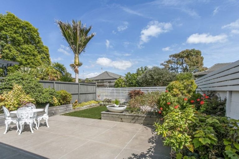 Photo of property in 2/21 Prince Regent Drive, Half Moon Bay, Auckland, 2012