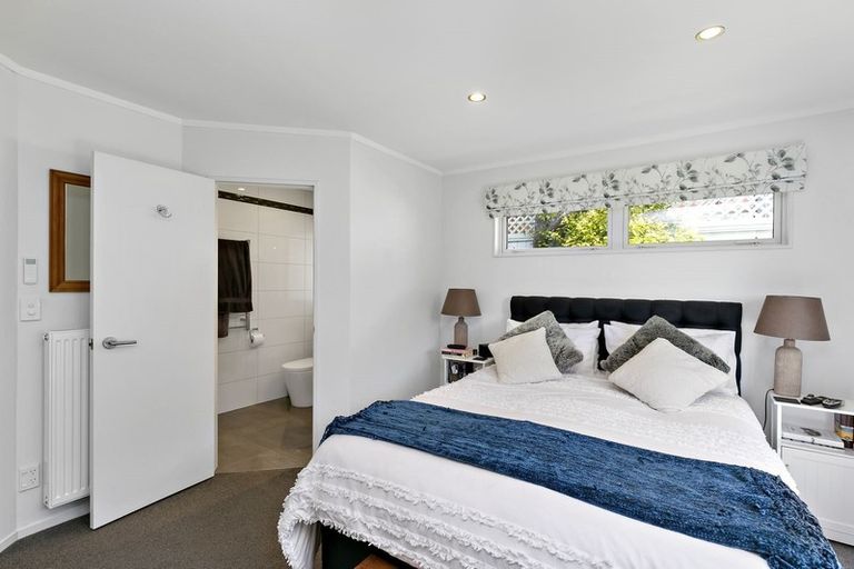 Photo of property in 47 Ashton Fitchett Drive, Brooklyn, Wellington, 6021