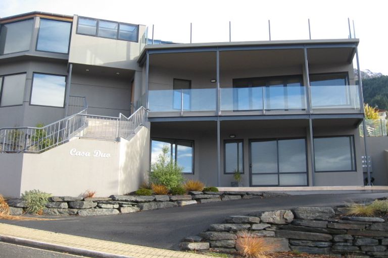 Photo of property in 12 Aspen Grove, Fernhill, Queenstown, 9300