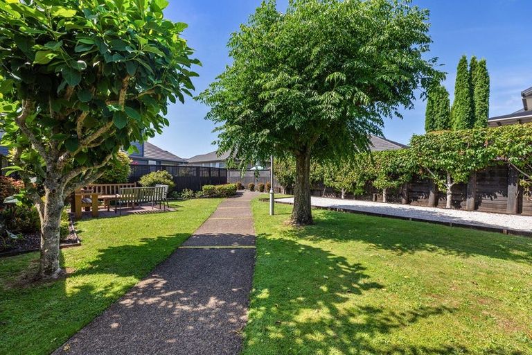 Photo of property in 39 Bridgewater Way, Pyes Pa, Tauranga, 3112