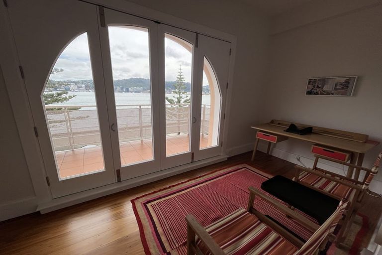 Photo of property in Inverleith Apartments, 3/306 Oriental Parade, Oriental Bay, Wellington, 6011