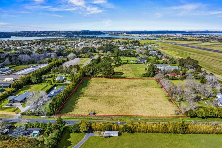 Photo of property in 30 Karaka Road, Whenuapai, Auckland, 0618