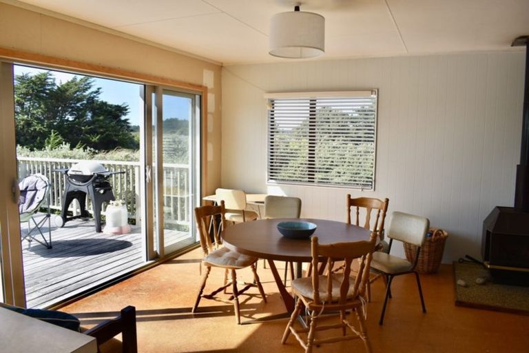 Photo of property in 45 Manga-pirau Street, Waikawa Beach, Manakau, 5573