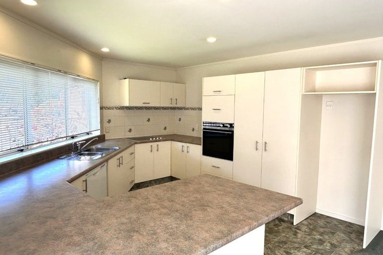 Photo of property in 22 Kowhai Grove, Raumati Beach, Paraparaumu, 5032