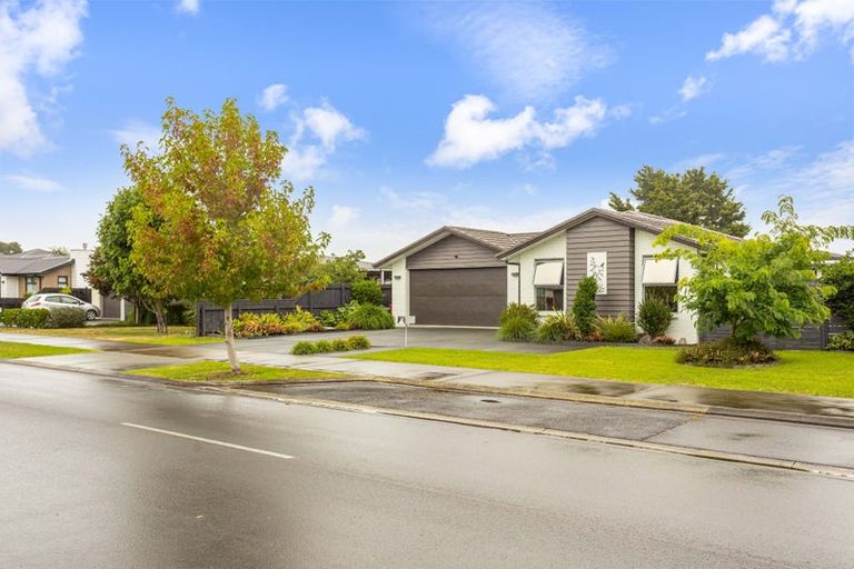 Photo of property in 13 Robert Might Road, Kumeu, 0810