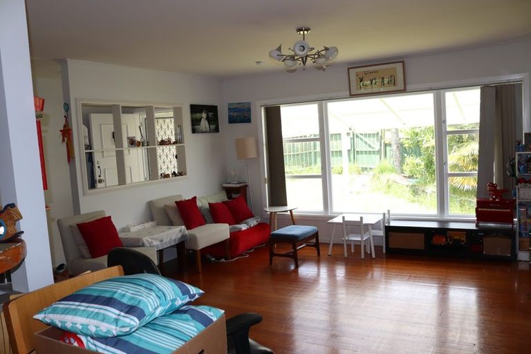 Photo of property in 1/44 College Road, Northcote, Auckland, 0627