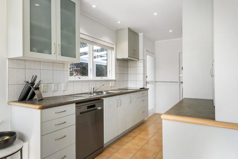 Photo of property in 80 Glencoe Road, Browns Bay, Auckland, 0630