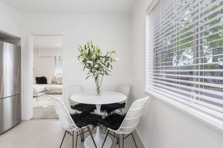 Photo of property in 2/21 Gowing Drive, Meadowbank, Auckland, 1072