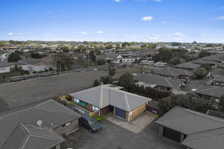 Photo of property in 27 Robertson Road, Favona, Auckland, 2024