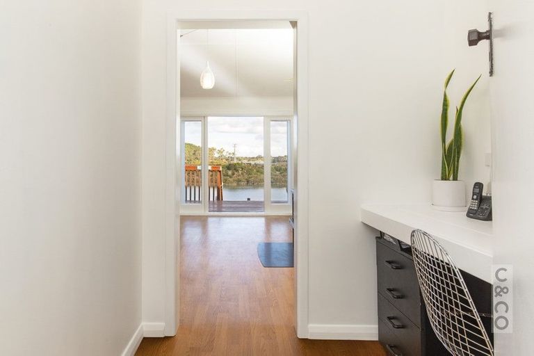 Photo of property in 18 Kent Terrace, Riverhead, 0820