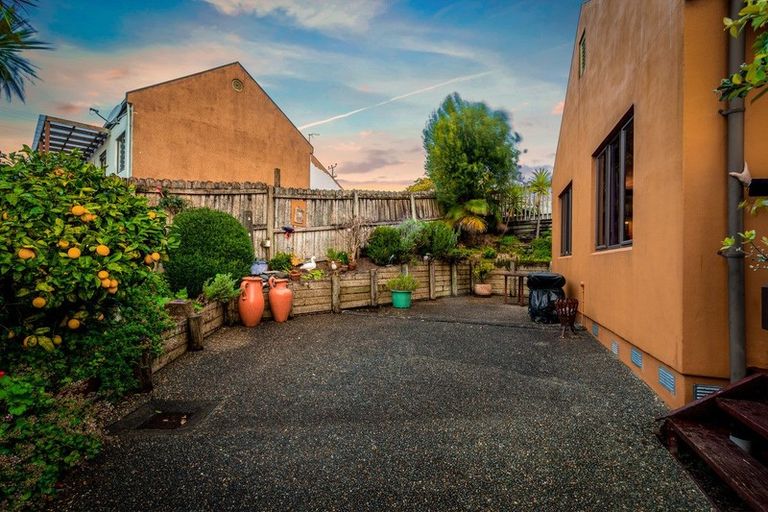 Photo of property in 6 View Ridge Drive, Ranui, Auckland, 0612