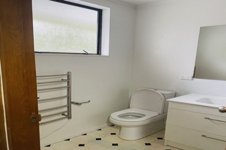 Photo of property in 8 Bushland Grove, Paparangi, Wellington, 6037