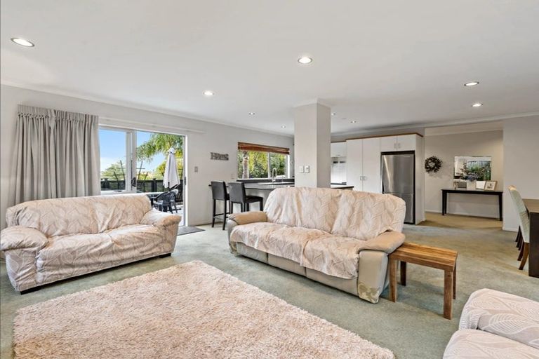 Photo of property in 16 Coral Court, Gulf Harbour, Whangaparaoa, 0930