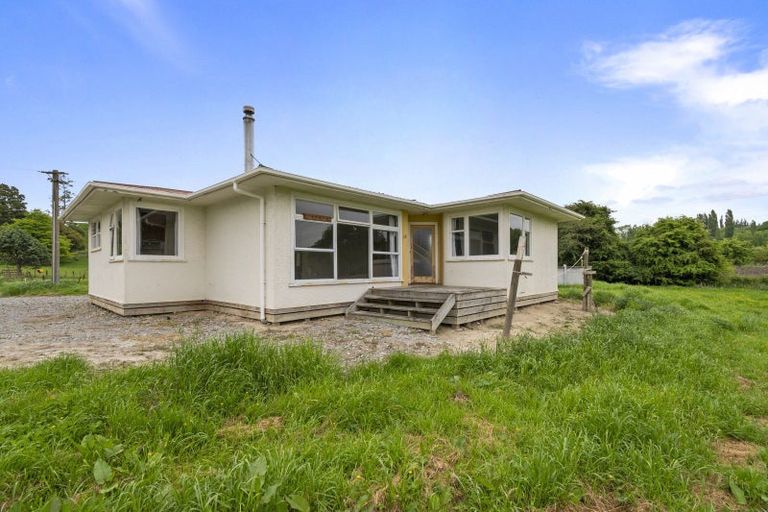 Photo of property in 16 Gordon Terrace, Hunterville, 4730