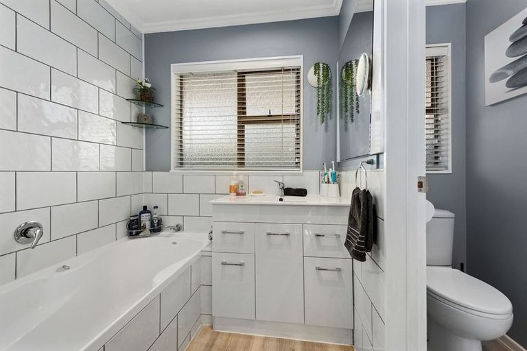 Photo of property in 357 Fergusson Drive, Heretaunga, Upper Hutt, 5018