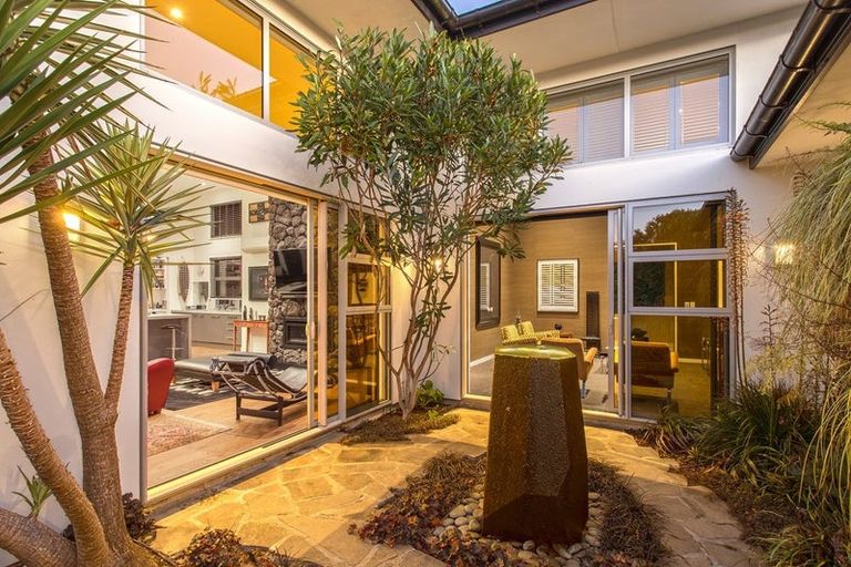 Photo of property in 17 Clyde Road, Upper Riccarton, Christchurch, 8041