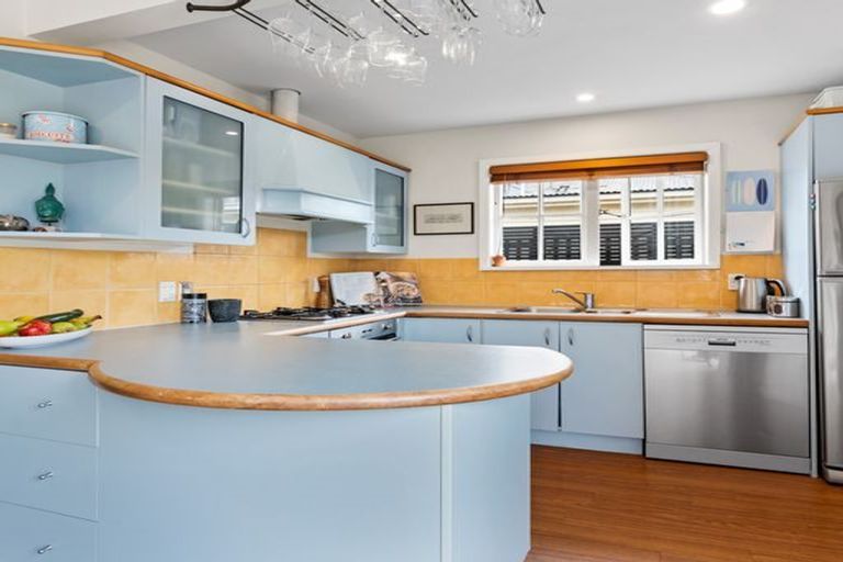 Photo of property in 5 Celia Street, Redcliffs, Christchurch, 8081