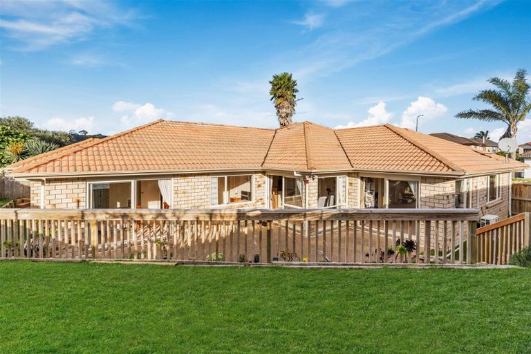 Photo of property in 7 Walter Haddrell Crescent, Flat Bush, Auckland, 2016