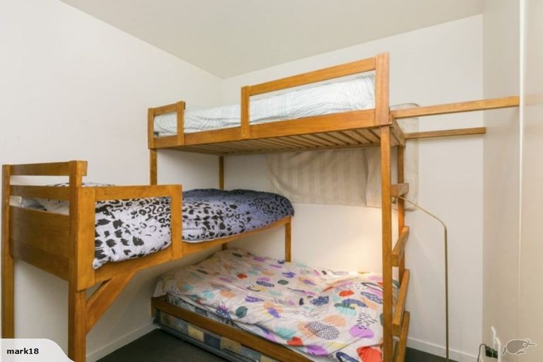 Photo of property in Stadium Garden Flats, 212/107 Thorndon Quay, Pipitea, Wellington, 6011