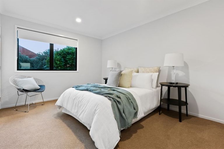 Photo of property in 14 San Martin Place, Goodwood Heights, Auckland, 2105