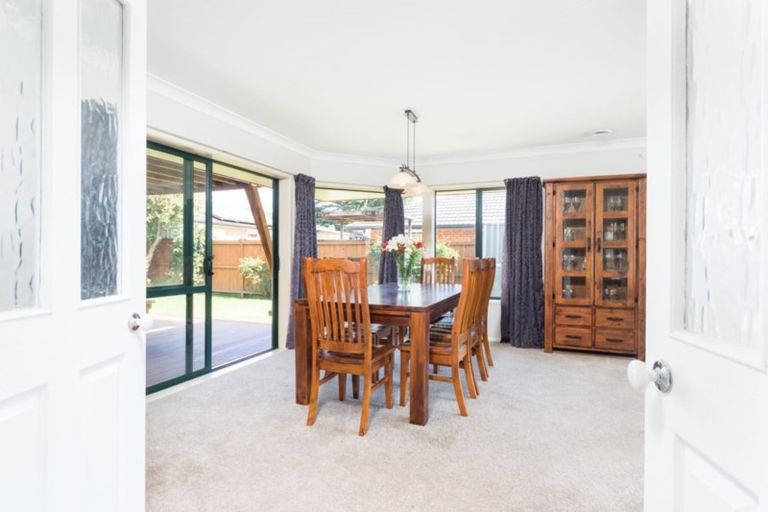 Photo of property in 3 Crannog Fen, Wattle Downs, Auckland, 2103