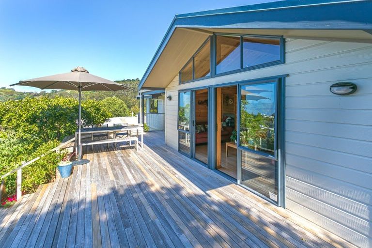 Photo of property in 2 Emmerdale Drive, Hahei, Whitianga, 3591