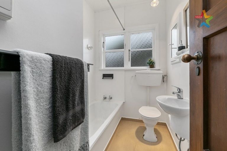 Photo of property in 70 Hall Crescent, Epuni, Lower Hutt, 5011