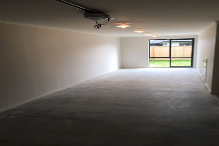 Photo of property in 21 Costa Viva Crescent, Karaka, Papakura, 2113