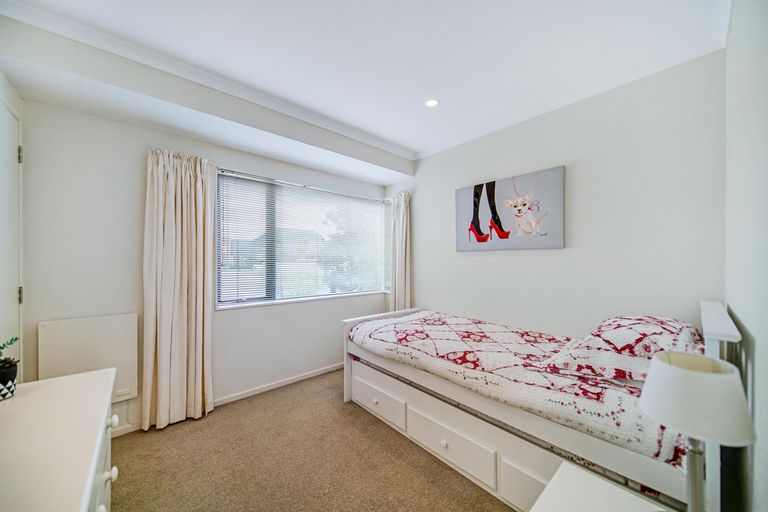 Photo of property in 26 Windsong Court, Northpark, Auckland, 2013