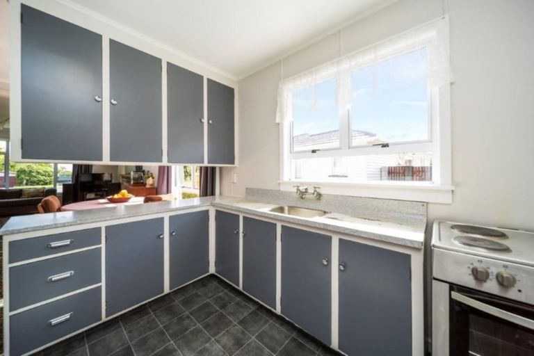 Photo of property in 14 Cowling Road, Hurdon, New Plymouth, 4310