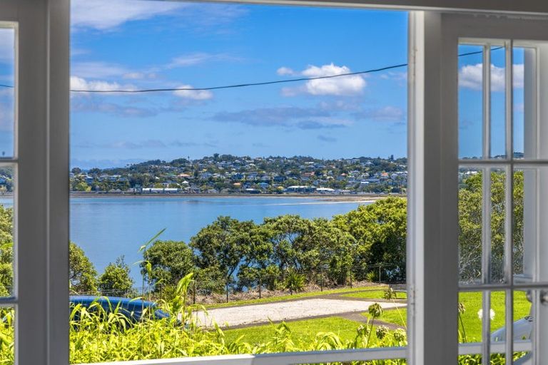 Photo of property in 3 Marine Terrace, Bayswater, Auckland, 0622