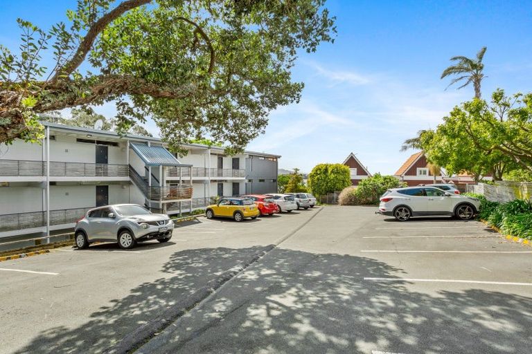 Photo of property in 24/73 Princes Street, Northcote Point, Auckland, 0627