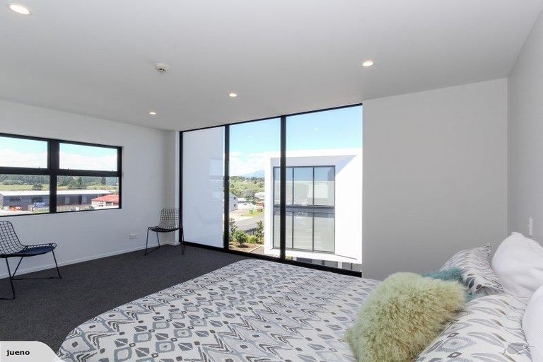 Photo of property in 8/86 Hurlstone Drive, Waiwhakaiho, New Plymouth, 4312