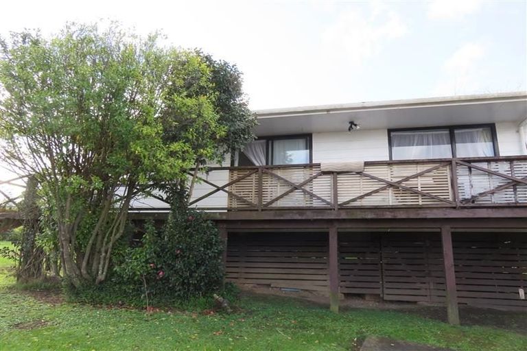 Photo of property in 17 Oreil Avenue, West Harbour, Auckland, 0618