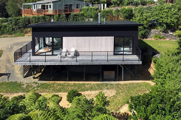 Photo of property in 3203 Archers Road, Tennyson Inlet, 7195