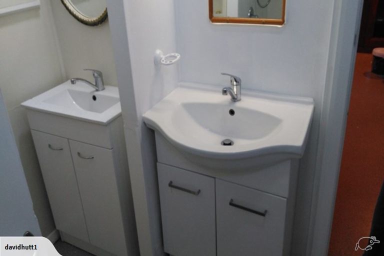 Photo of property in 61 Rolleston Street, Mount Cook, Wellington, 6021