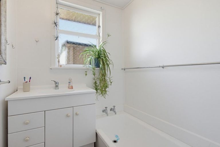 Photo of property in 3 Armagh Street, Levin, 5510