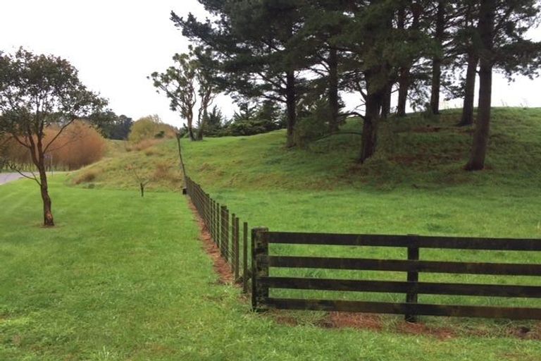 Photo of property in 89 Emma Drive, Manakau, 5573