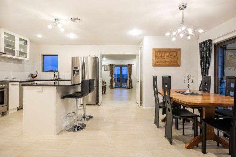 Photo of property in 16 Frances Brown Avenue, Aotea, Porirua, 5024