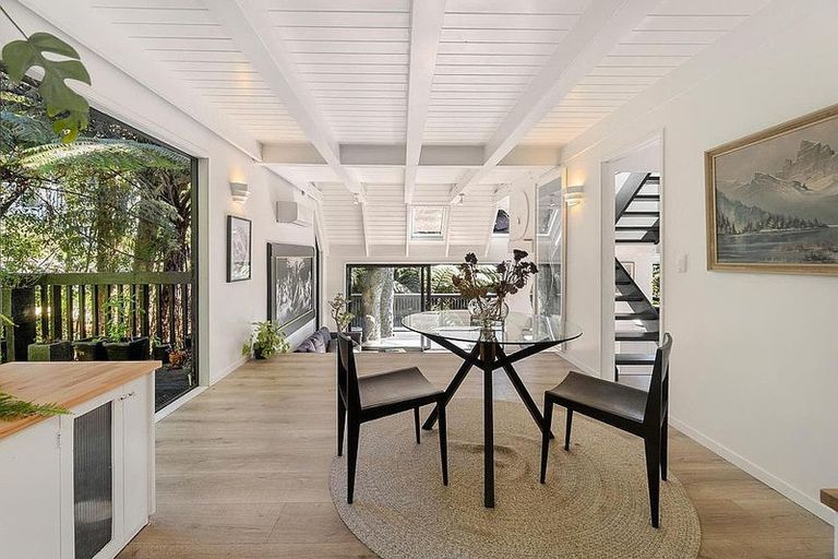 Photo of property in 43 Kohu Road, Titirangi, Auckland, 0604