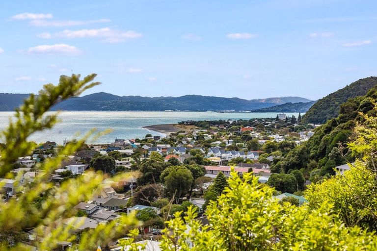 Photo of property in 15 Karaka Street, Eastbourne, Lower Hutt, 5013